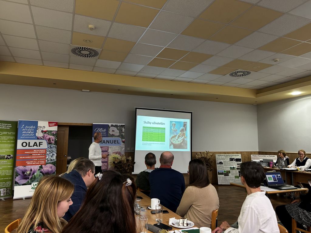 CHI na zasedání Rady genetických zdrojů v Opavě (3. 12. 2024).<br />
<br />
Ing. Vladimír Nesvadba, Ph.D. prezentující zprávu o činnosti za rok 2024. | Foto: S. Trnková Foto: S. Trnková