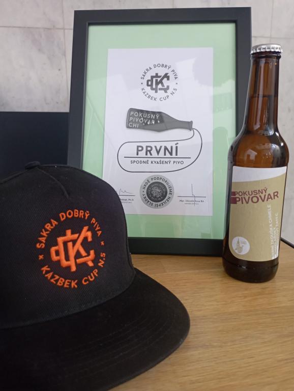 Ocenění pokusného minipivovaru v degustační soutěži Kazbek Cup 2025 (Žatec, foto k 29. 4. 2025). | Foto: J. Hervert Foto: J. Hervert